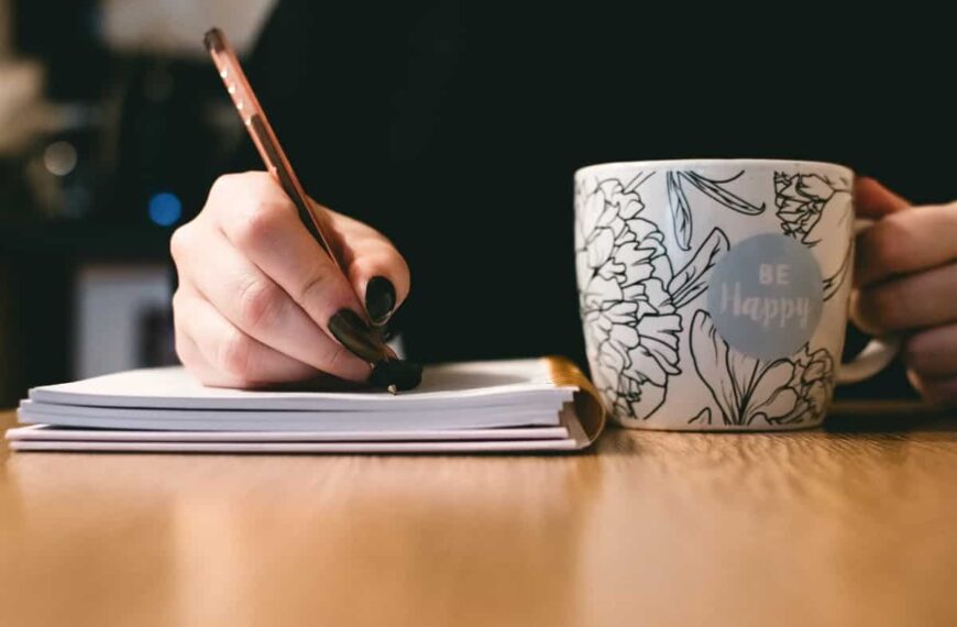 Law of Attraction Writing It Down (6 Easy Steps)