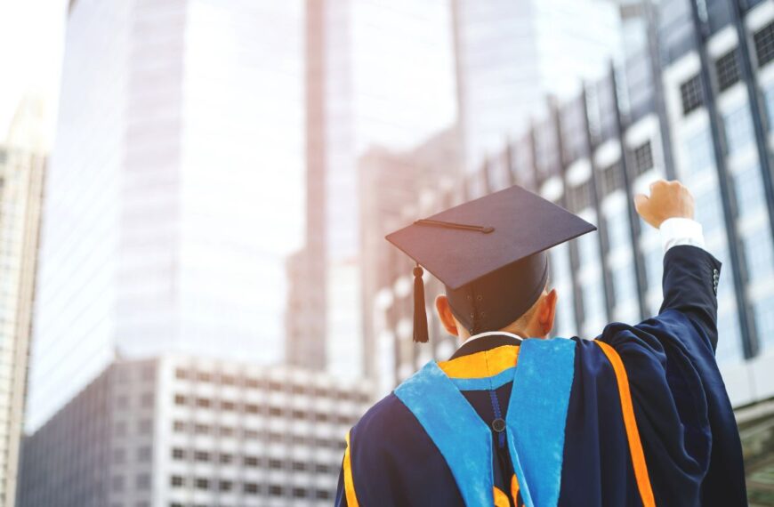 99 Motivational Quotes for Students When Things Get Hard